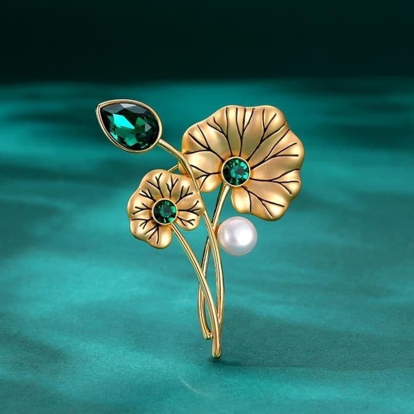 Retro Lotus leaf